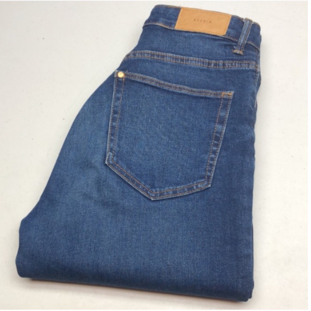 LIKE NEW FOREVER 21 STRAIGHT HIGH WAIST ANKLE LENGTH JEANS 6/28x28 ⭐️